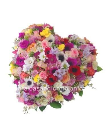 Cuore di fiori assortiti